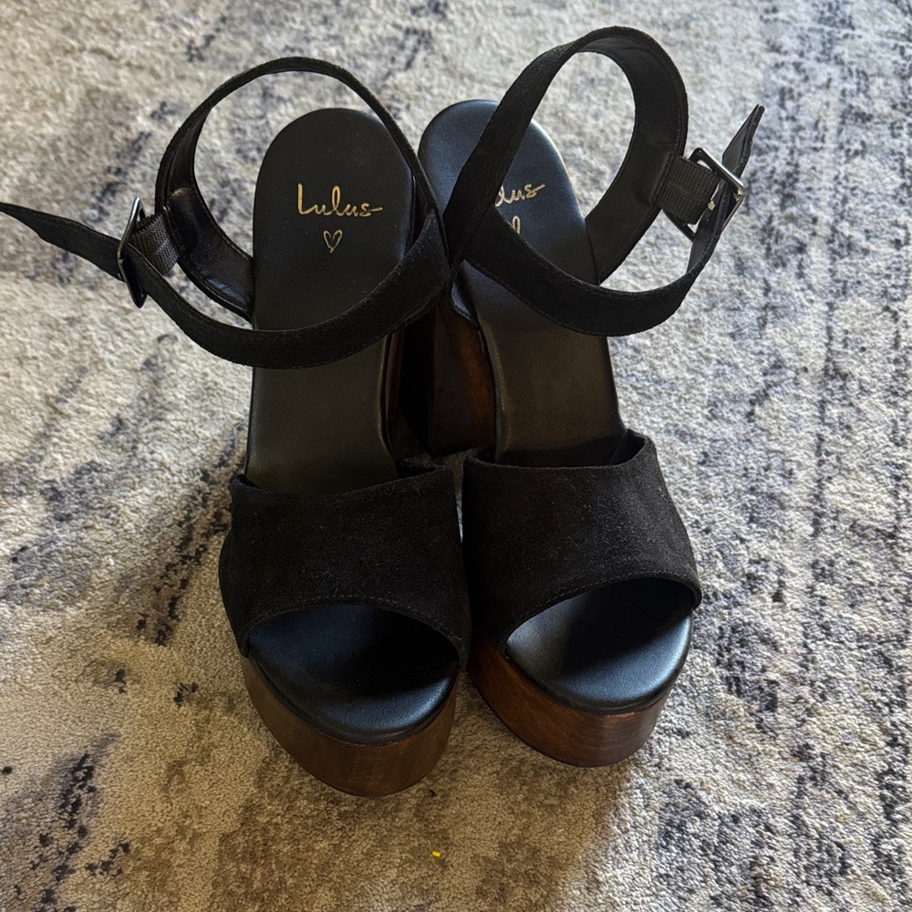 Lulu's Black Suede Platform Sandals with Wood-Effect Platform Re-Posh